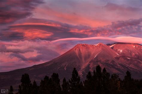 Watch Lenticular Clouds Form in the Moonlight - Universe Today