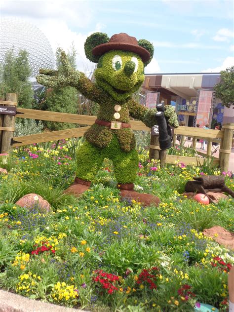 Epcot Flower & Garden 2016 Topiaries Topiary Garden, Topiaries, Disney Parks, Walt Disney World ...