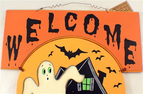 Welcome Happy Halloween Haunted House Ghost Wooden Wall Decor Sign #61534