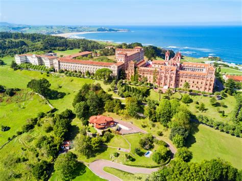 Comillas, el pueblo modernista de Cantabria