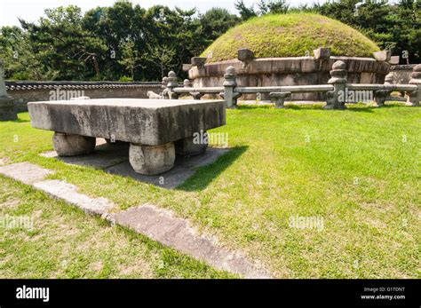 Royal tombs burial mounds hi-res stock photography and images - Alamy