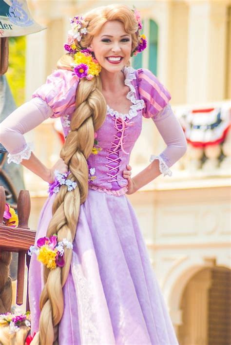 Rapunzel cosplay Disney Cosplay, Cosplay Rapunzel, Disney Princess Cosplay, Disney Costumes ...