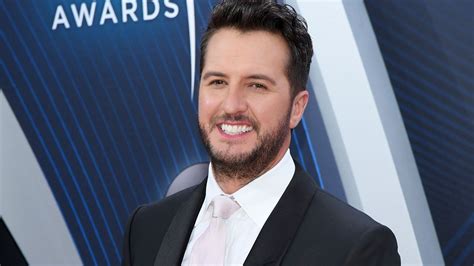 Luke Bryan Kicks Off Hosting 2021 CMA Awards With an 'American Idol ...