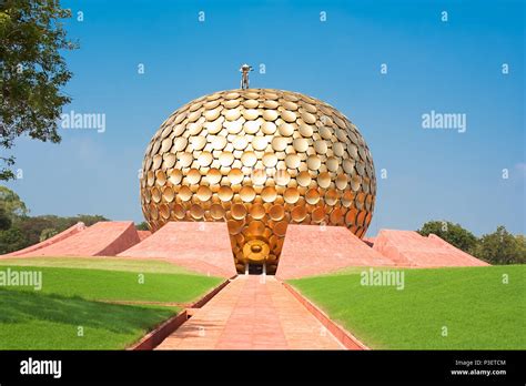 Auroville Matrimandir Stock Photos & Auroville Matrimandir Stock Images - Alamy