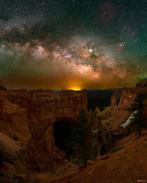 The Milky Way rising above Natural Bridge at Bryce Canyon, UT [1600x2000][OC] : EarthPorn