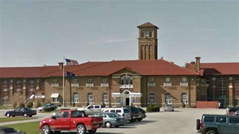 Pendleton correctional officer arrested, accused of smuggling painkillers