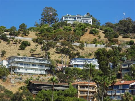 Top of hill the Wrigley mansion. | Mansions, Catalina island, House styles