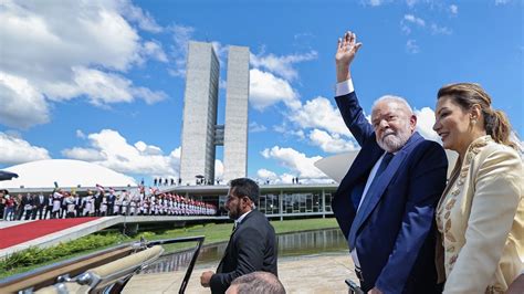 In first speech as president, Lula criticizes previous government and declares: "Democracy ...