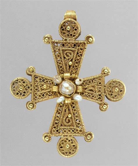 Cross with Pearls | Byzantine | The Met in 2020 | Byzantine art ...