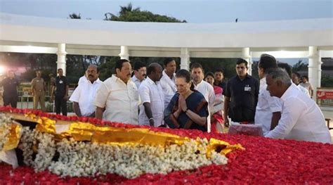 Opposition unity on show as Sonia Gandhi unveils Karunanidhi statue ...