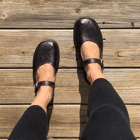 A Barefoot Guide to Ballet Flats For Women | Anya's Reviews