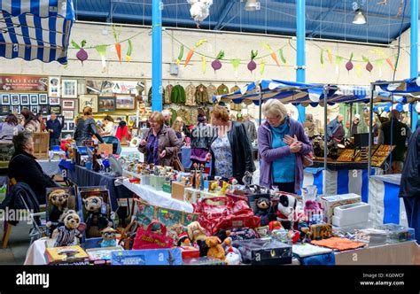 Abergavenny market hall hi-res stock photography and images - Alamy