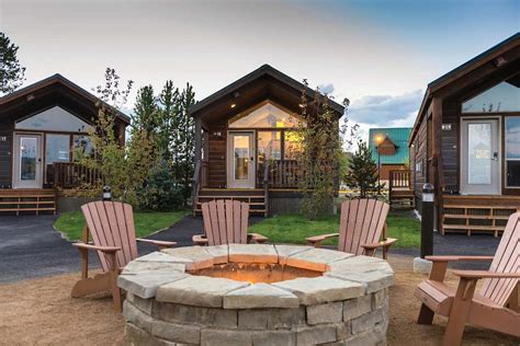 Family-Resorts-near-National-Parks-Yellowstone-Explorer-Cabins - Any Tots