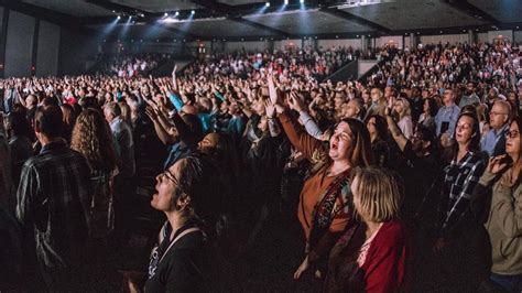 Hundreds Rush to Altar at Free Chapel Service to 'Get Right With God', Leaders Point to Revival ...