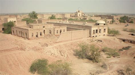 Derawar Fort Inside View | Showplaces