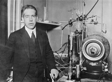 Niels Bohr, a 100 años de recibir el Nobel de Física - Fusilerías