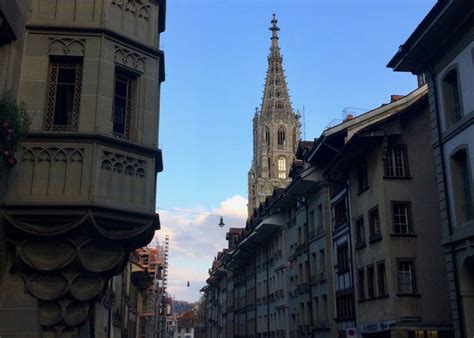 Walking and listening in Bern - Dotmaker Tours