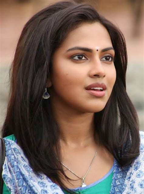 Honey Glitz: Amala Paul Latest Images in Velai Illa Pattathari and HD Stills