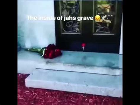 Inside XxXTentacion's Grave: Rip X🙏 - YouTube