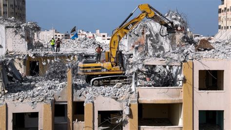 Rubble Brings Opportunity, Risk in Gaza