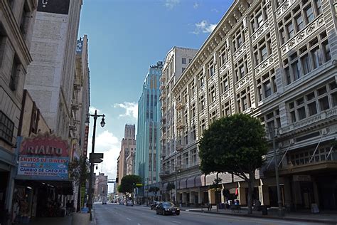 Downtown Los Angeles | Downtown los angeles, Street view, Downtown