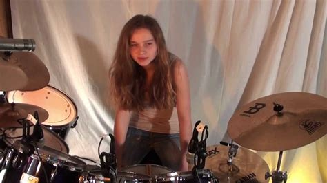 Introduction of 14 year old girl drummer Sina | Racer.lt