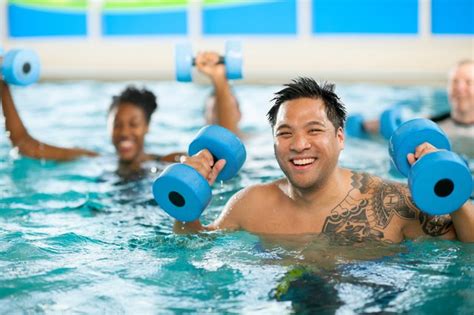 10 Benefits of Water Aerobics (and 5 Drawbacks) | livestrong