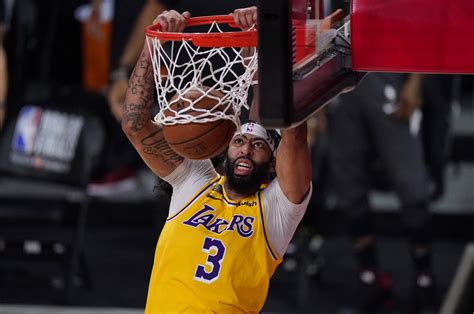 Davis shines as LA Lakers cruise past Miami Heat in NBA Finals opener | Daily Sabah