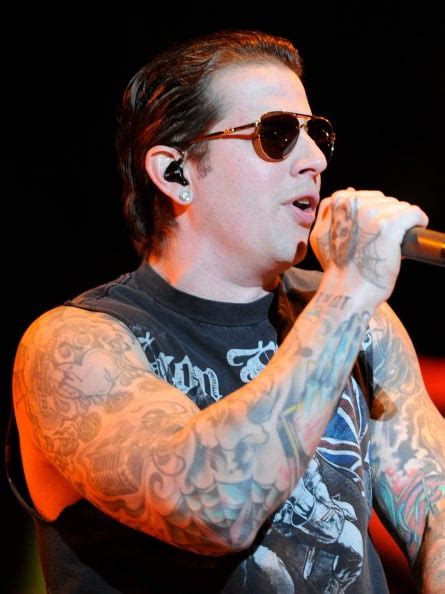 M Shadows Vocal Range : This was just a video showing how matt shadows of avenged sevenfold has ...