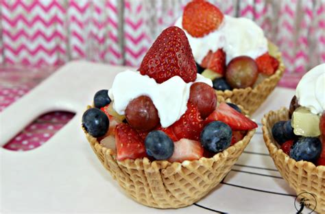 How to Make Ice Cream Cone Fruit Cups - MomSkoop