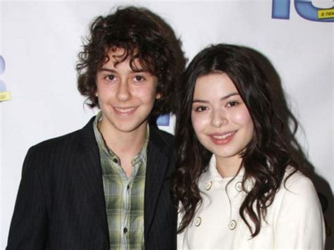 Miranda Cosgrove Boyfriend: The Timeline Of Her Relationship! - OtakuKart