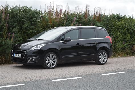 Review | Peugeot 5008 7 seater MPV - Family Fever