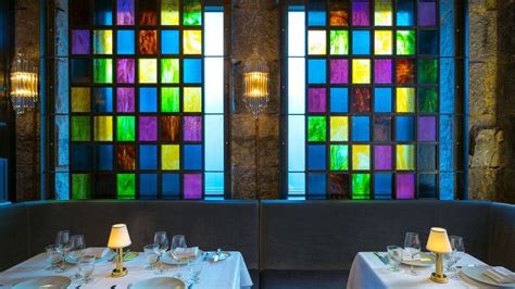 Where to Eat on Christmas Day in NYC (With images) | Sconces dining room, Dining room colors ...