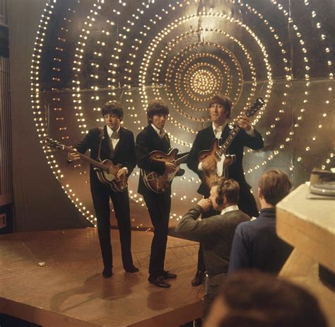 #OTD The #Beatles Top Of The Pops, 15 April, 1965 | Beatles pictures, Beatles photos, The beatles