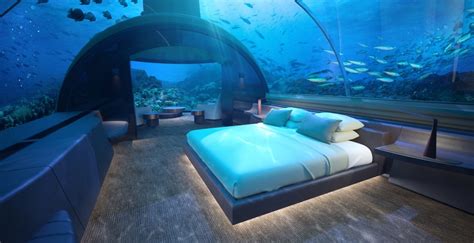 The incredible underwater suit in the Maldives | MR.GOODLIFE