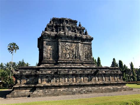 Candi Mendut: A Peaceful Borobudur Side Trip