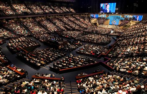 10 years ago: Lakewood Church, Joel Osteen move into Houston's Compaq Center