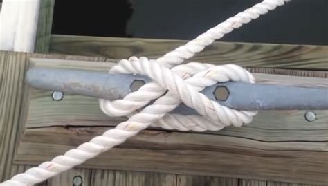 How to Tie a Cleat Hitch Properly | BoatTEST