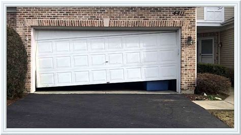 Garage Door Off Track | 1Choice Garage Door Repair San Antonio