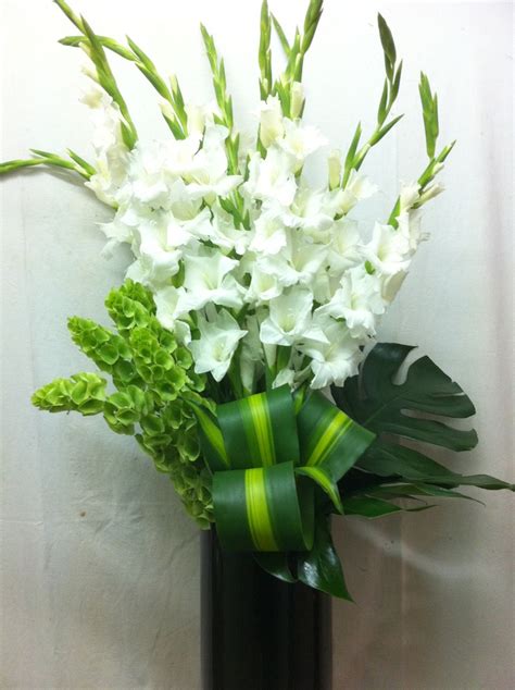 20 best Gladiolus images on Pinterest | Floral arrangements, Flower arrangements and Gladiolus ...