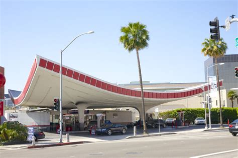 5 of the Best Googie Buildings in L.A. | Architectural Digest Googie ...