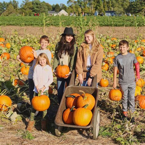 pumpkin-patch-with-kids-and-pumpkins - Darling Darleen | A Lifestyle Design Blog