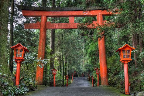 Hakone Shrine Travel Guide (Info + 14 HDR Photos) - Japan Travel Mate