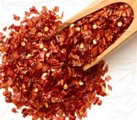 Dried Red Chilli Flakes at Best Price in Valsad | Fm Spices Pvt Ltd