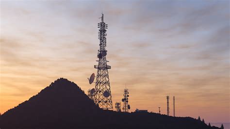 7 Reasons to be Excited for 5G Cell Tower Networks - SureCall