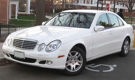 Mercedes-Benz E320 #7264840