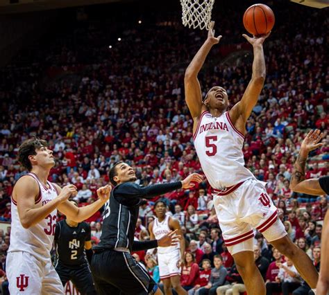 Indiana basketball lets loose from 3-point range in blowout win over North Alabama - Yahoo Sports