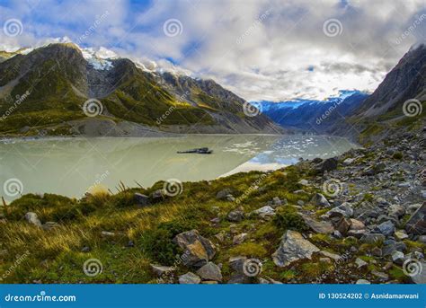 Tasman Glacier Lake with Giant Floating Icebergs, Aoraki Mount C Stock ...