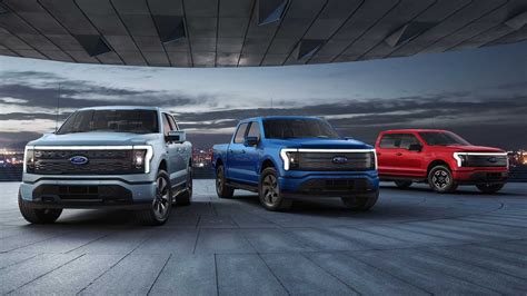 2022 Ford F-150 Lightning debuts with 563 horsepower, 300 miles of range