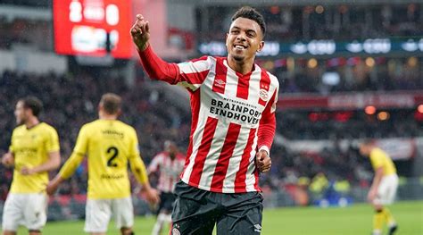 Donyell Malen: meet the PSV Eindhoven goal machine who Arsenal already ...